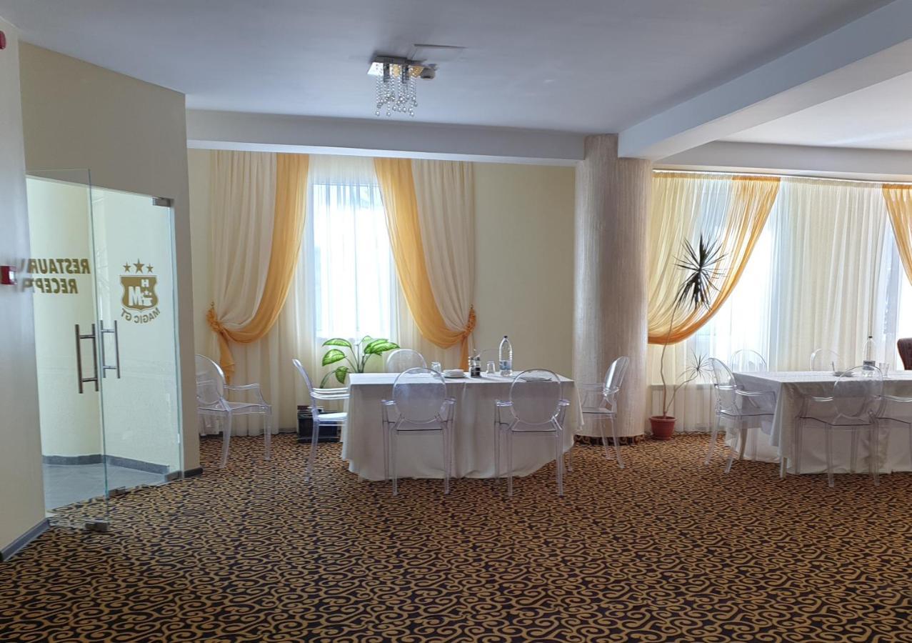 Hotel Magic - City Center Piteşti Buitenkant foto